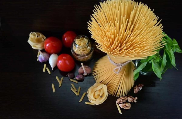 Quels sont les avantages des écrans plats OLED pour les amateurs de home cinéma ?